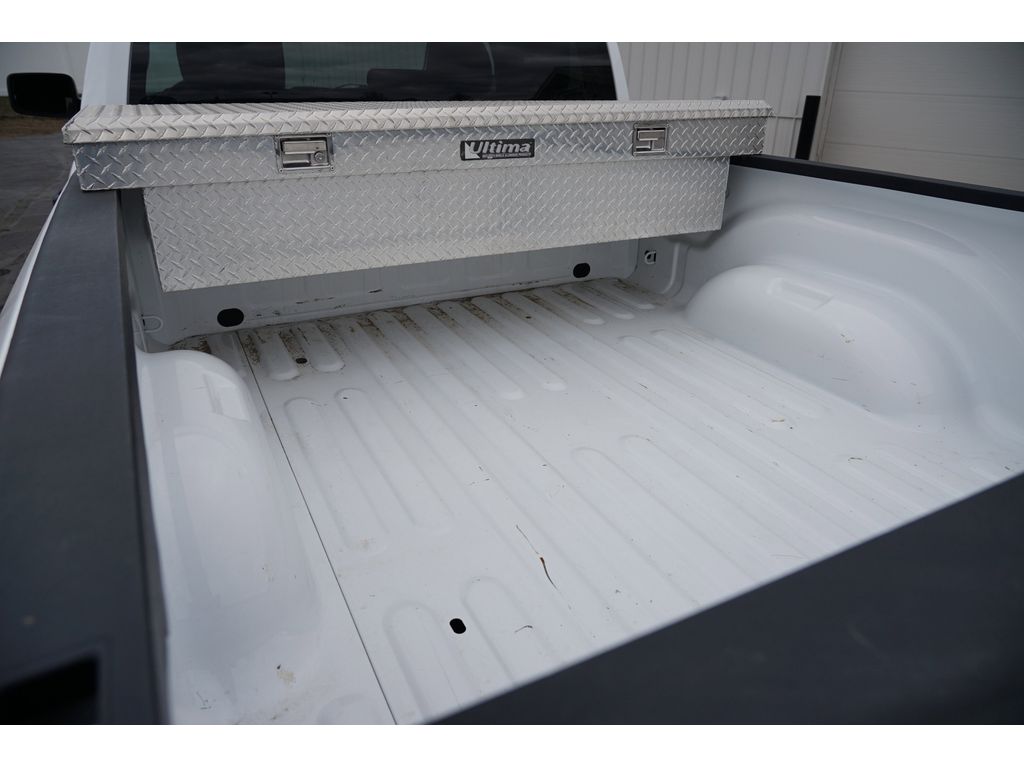 Vehicle image 24 of 28