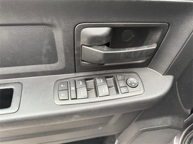 Vehicle image 23 of 24