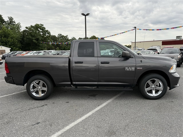 Vehicle image 4 of 24