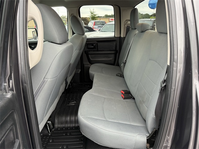 Vehicle image 11 of 24