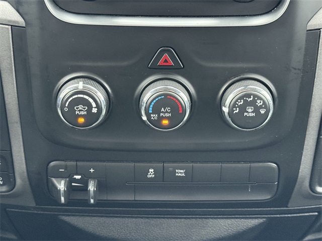 Vehicle image 19 of 24