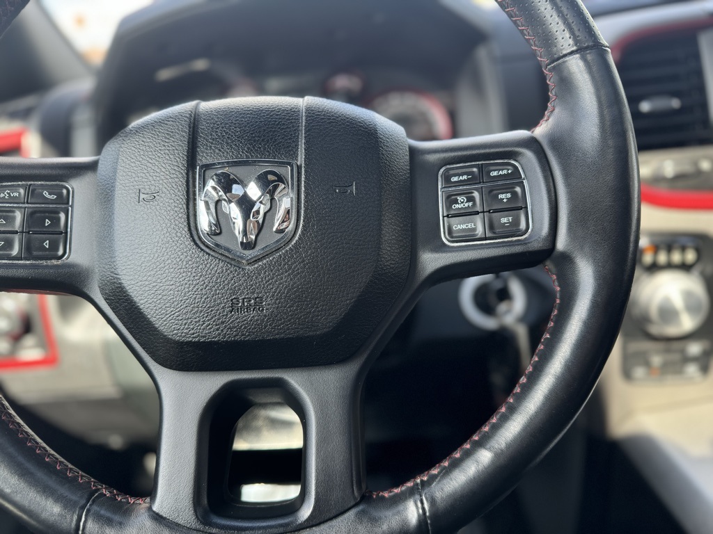 Vehicle image 32 of 38