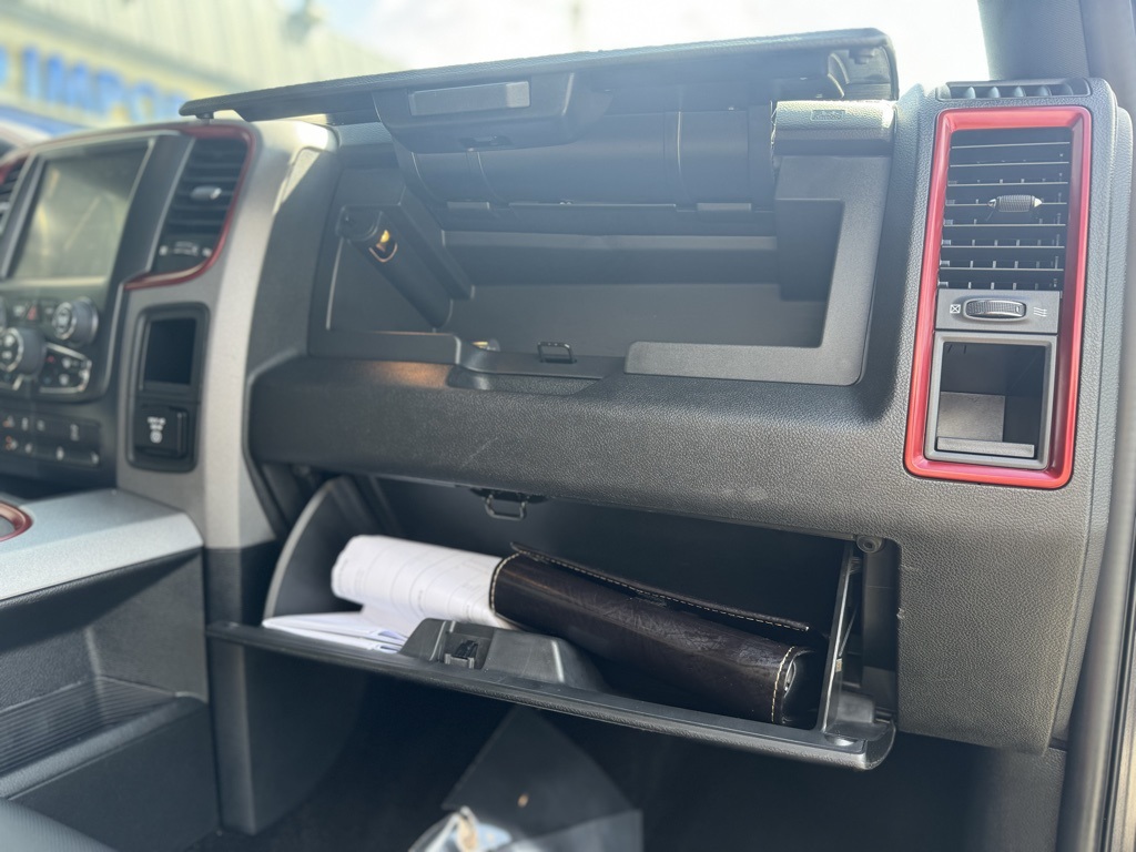 Vehicle image 36 of 38