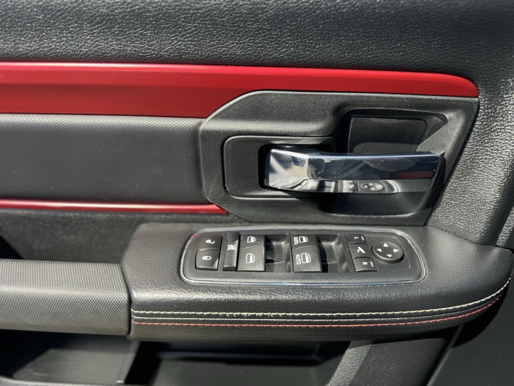 Vehicle image 10 of 38