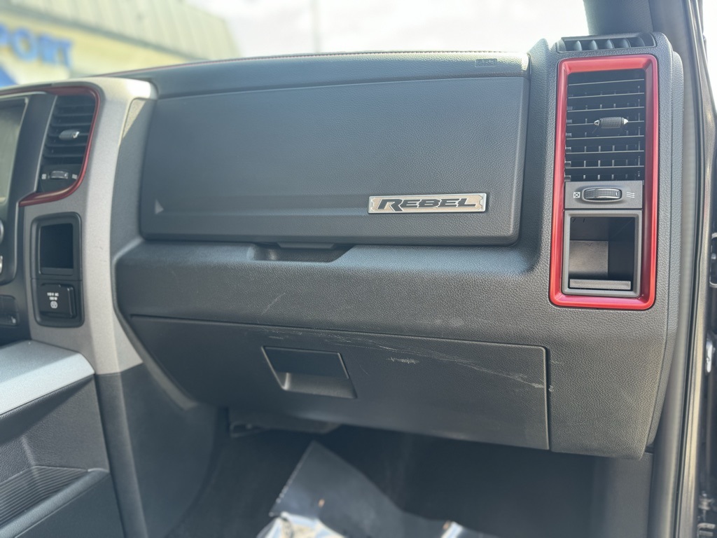 Vehicle image 37 of 38