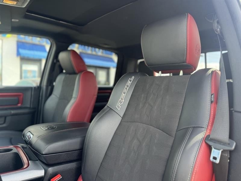 Vehicle image 14 of 31