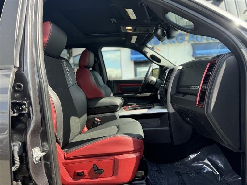 Vehicle image 16 of 31