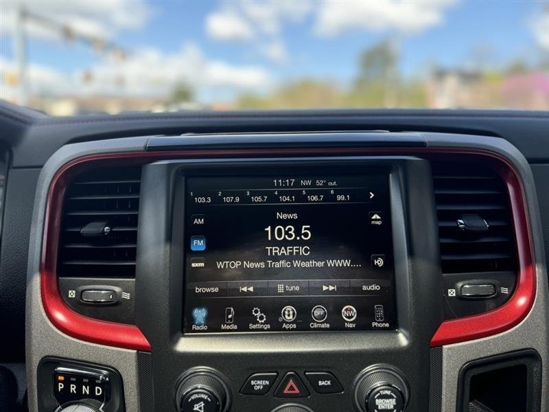 Vehicle image 25 of 31