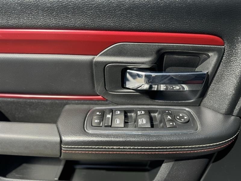 Vehicle image 29 of 31