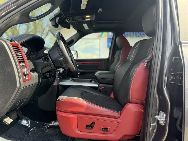 Vehicle image 18 of 31