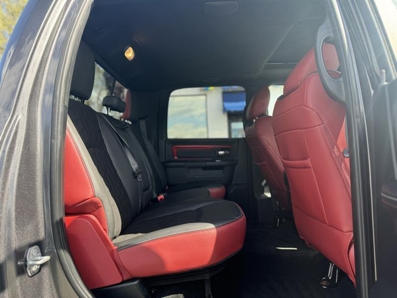 Vehicle image 15 of 31