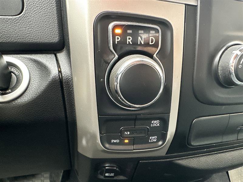 Vehicle image 15 of 17
