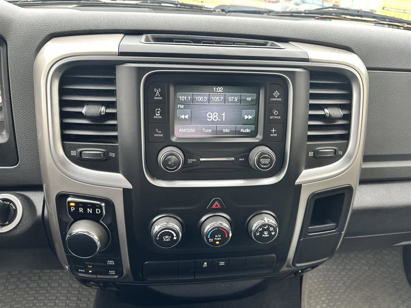 Vehicle image 14 of 17