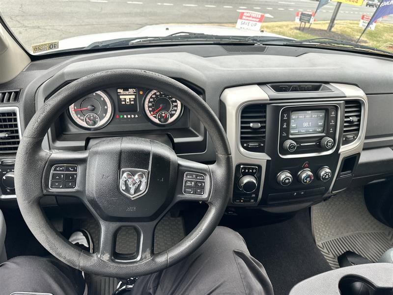 Vehicle image 13 of 17