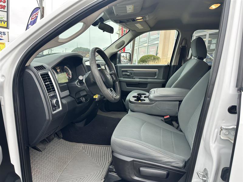 Vehicle image 8 of 17