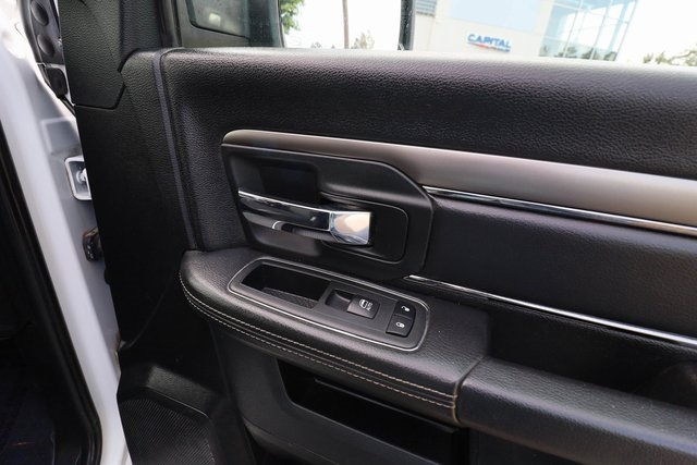 Vehicle image 43 of 75