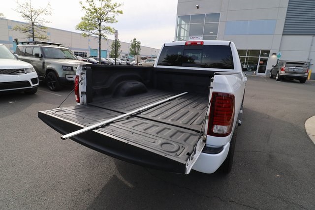 Vehicle image 38 of 75