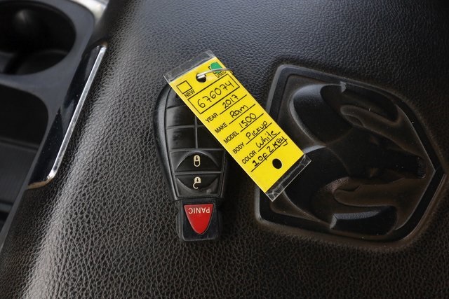 Vehicle image 16 of 75
