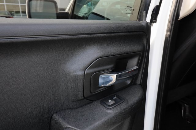 Vehicle image 37 of 75