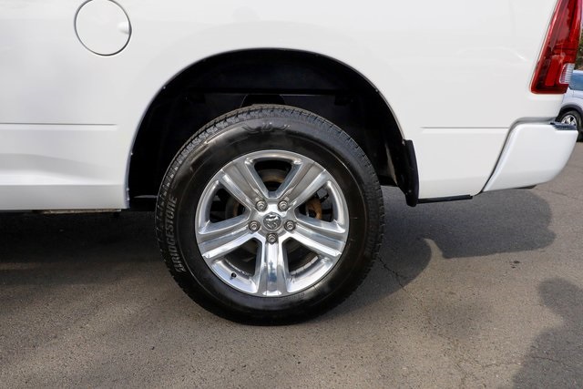 Vehicle image 28 of 75