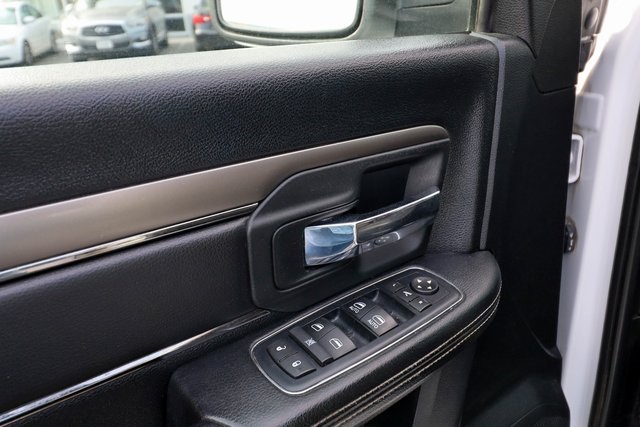 Vehicle image 33 of 75