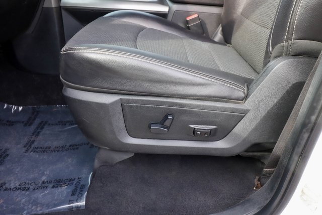 Vehicle image 30 of 75