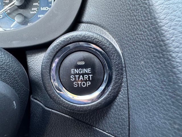 Vehicle image 33 of 50