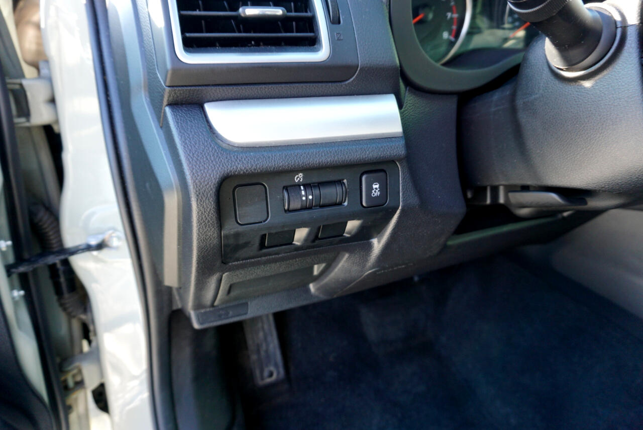 Vehicle image 11 of 17