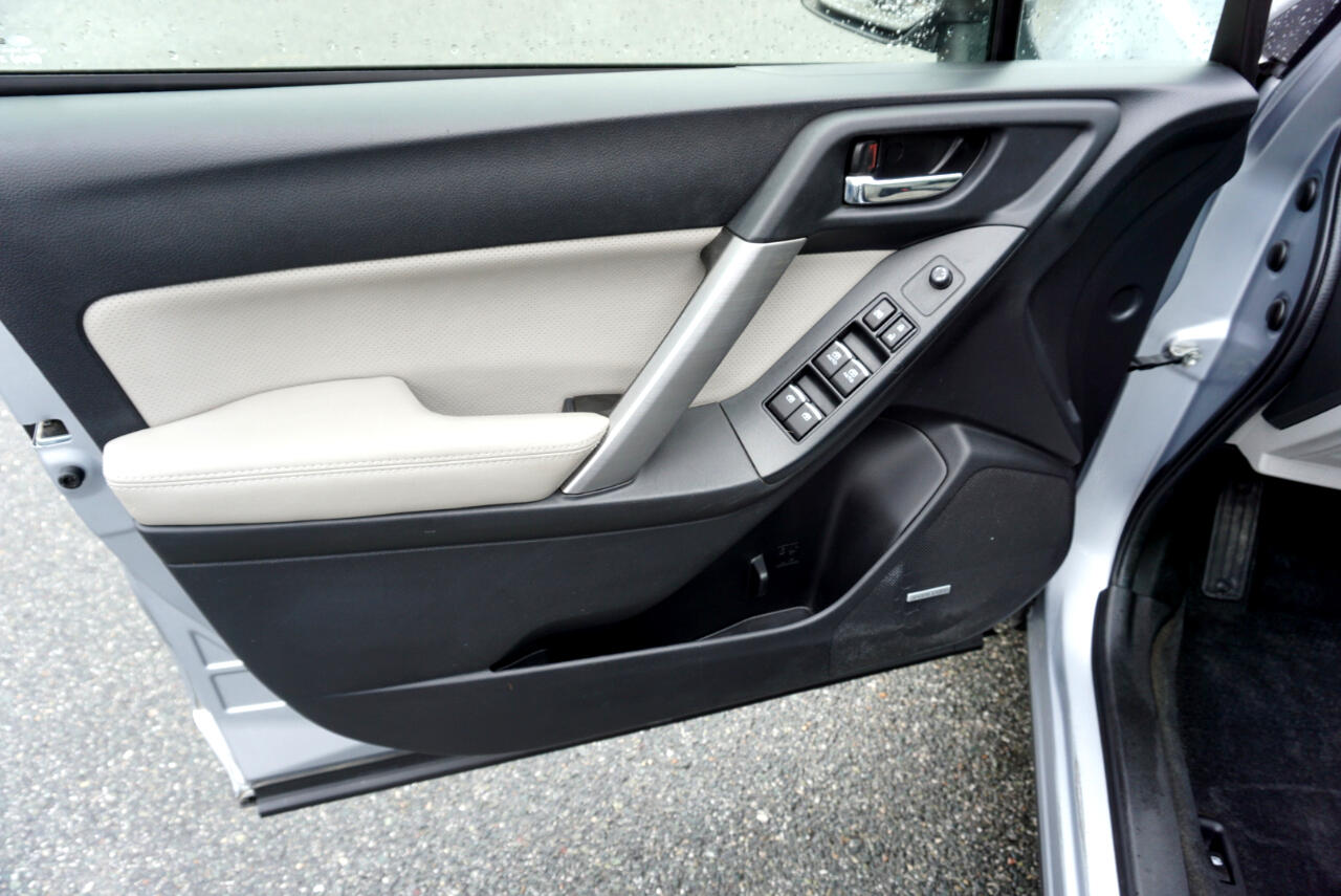 Vehicle image 11 of 20