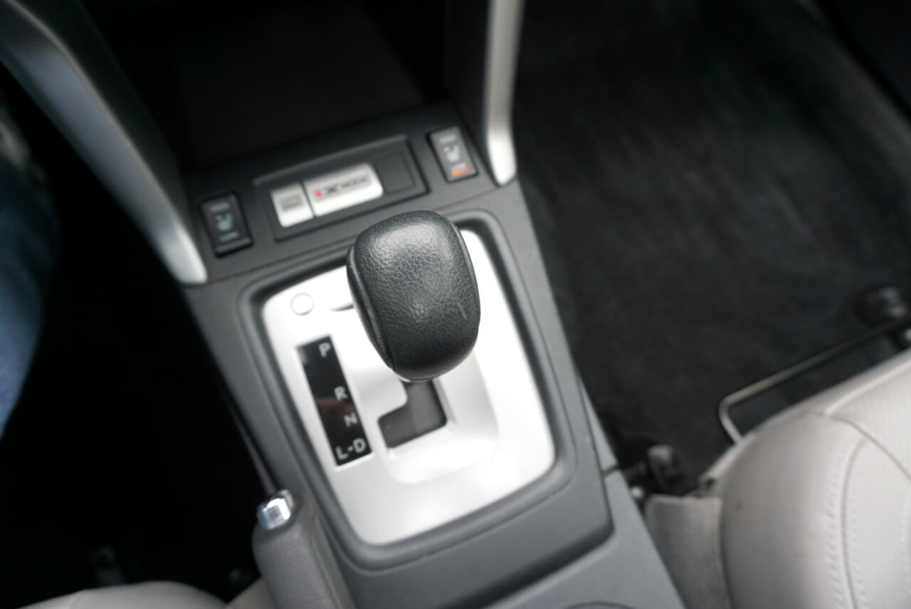 Vehicle image 17 of 20