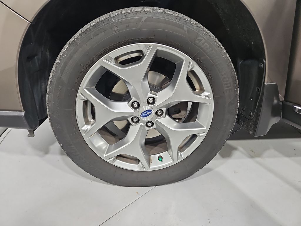 2017 Subaru Forester Touring Image 10 of 30