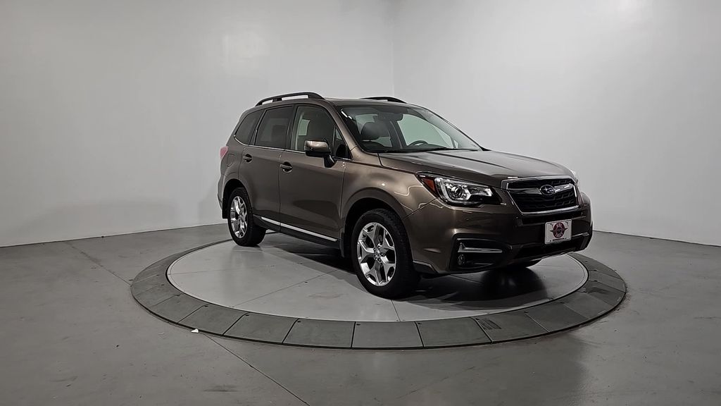 2017 Subaru Forester Touring Image 4 of 30