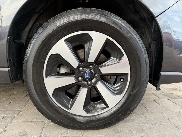 Vehicle image 46 of 92
