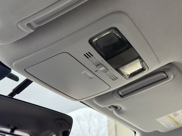 Vehicle image 80 of 92