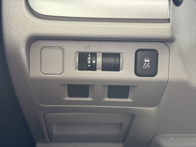 Vehicle image 72 of 92