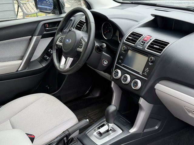 Vehicle image 89 of 92