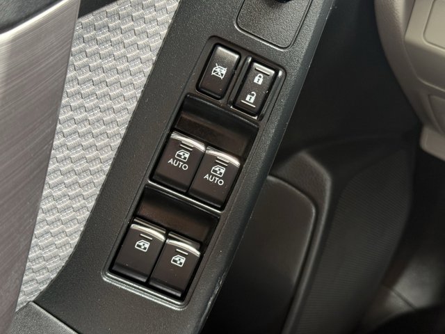 Vehicle image 71 of 92