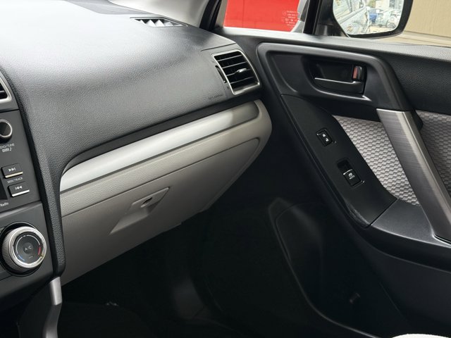 Vehicle image 83 of 92