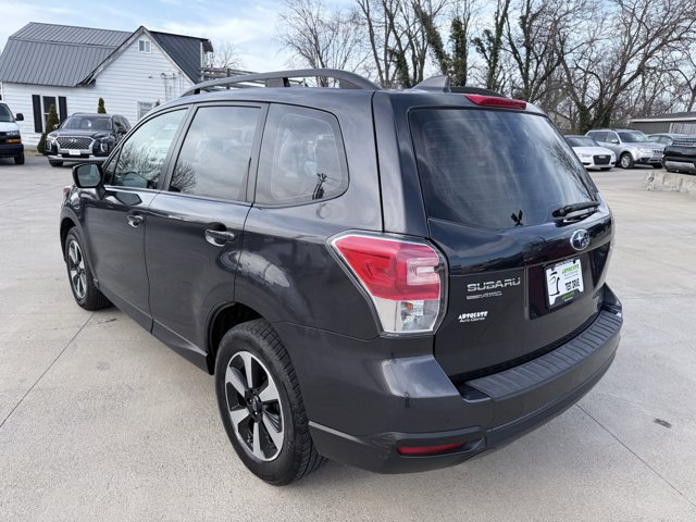 Vehicle image 33 of 92