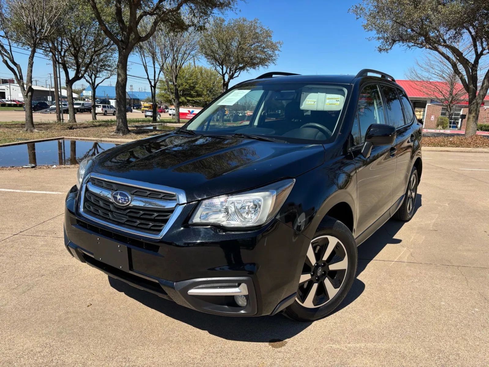 2017 Subaru Forester Limited Image 1 of 29