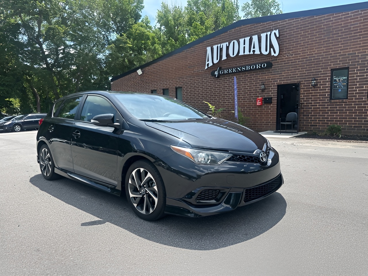 Vehicle image 43 of 49