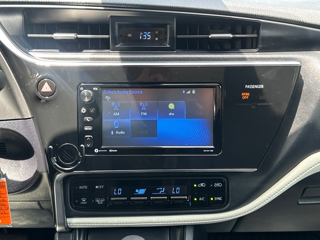 Vehicle image 26 of 49