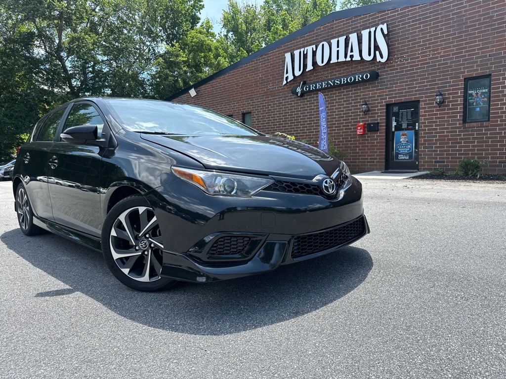 Vehicle image 4 of 49
