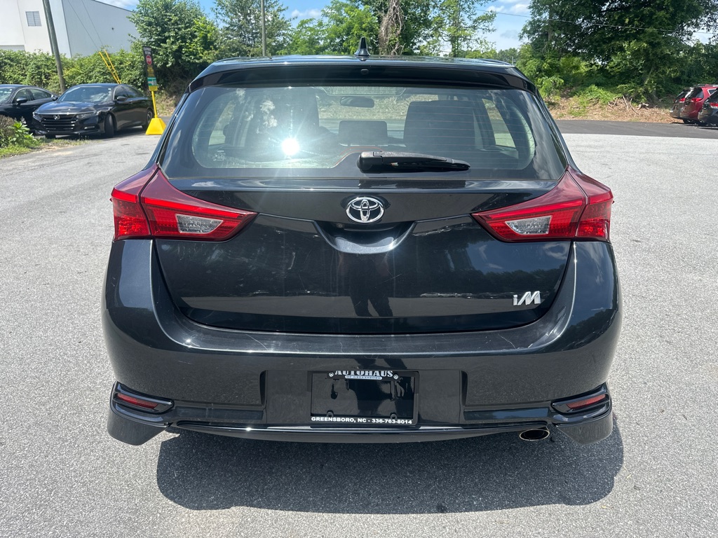 Vehicle image 8 of 49