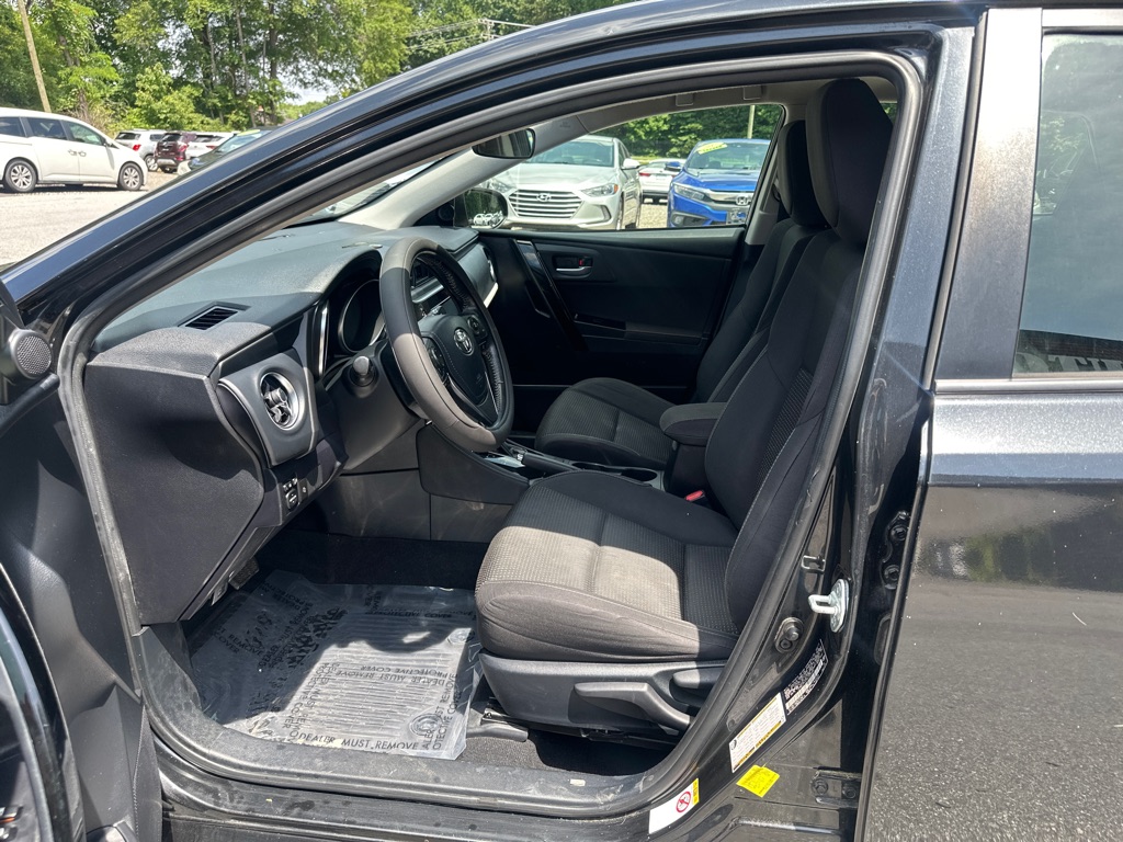 Vehicle image 10 of 49