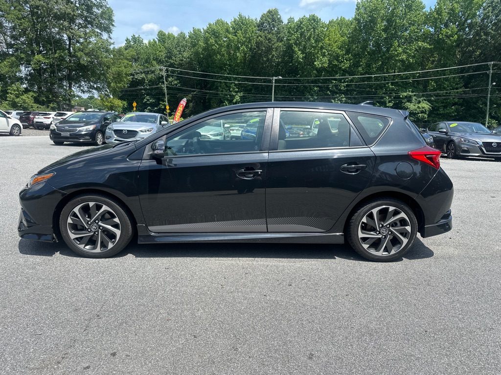 Vehicle image 9 of 49
