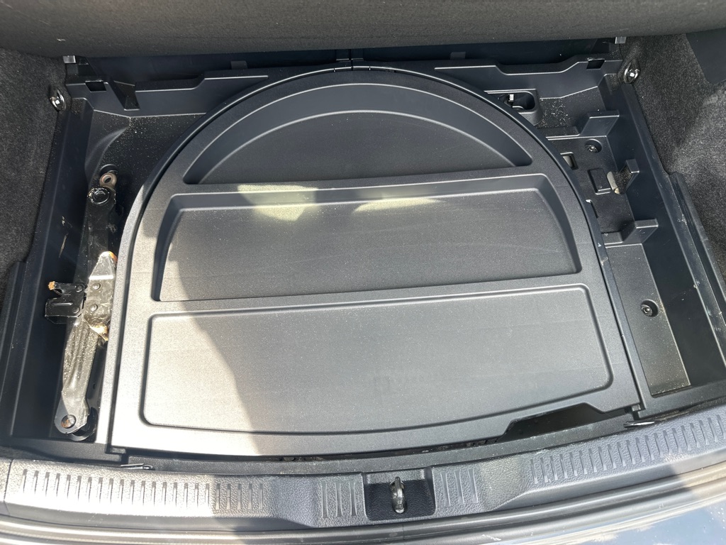 Vehicle image 36 of 49