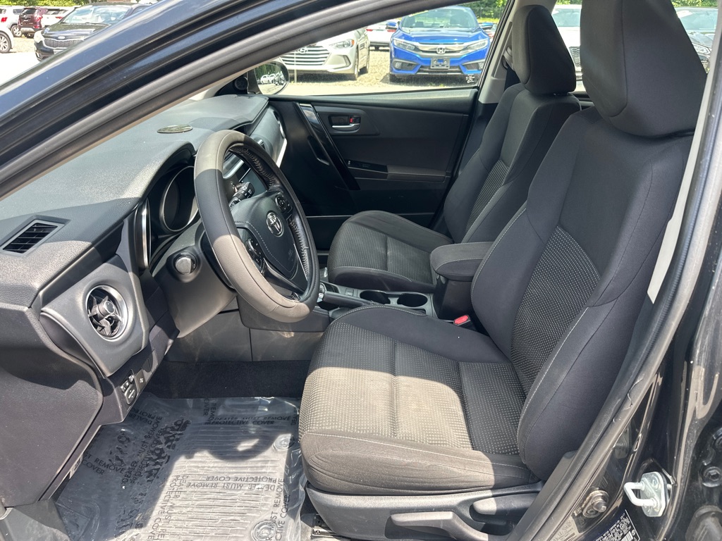 Vehicle image 11 of 49