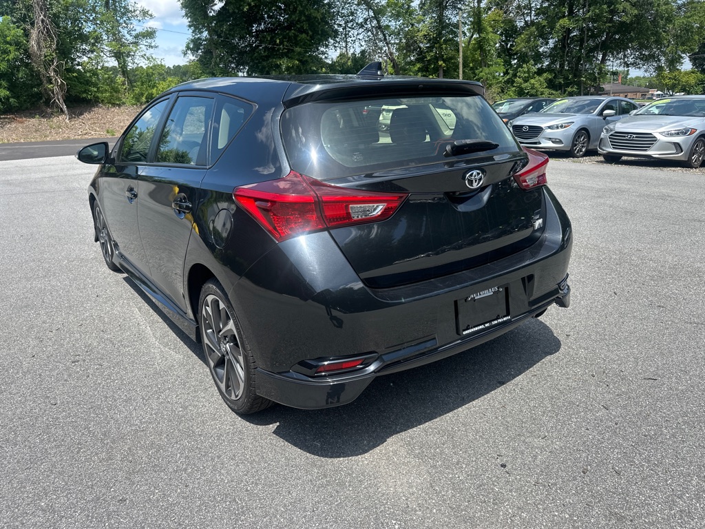 Vehicle image 7 of 49