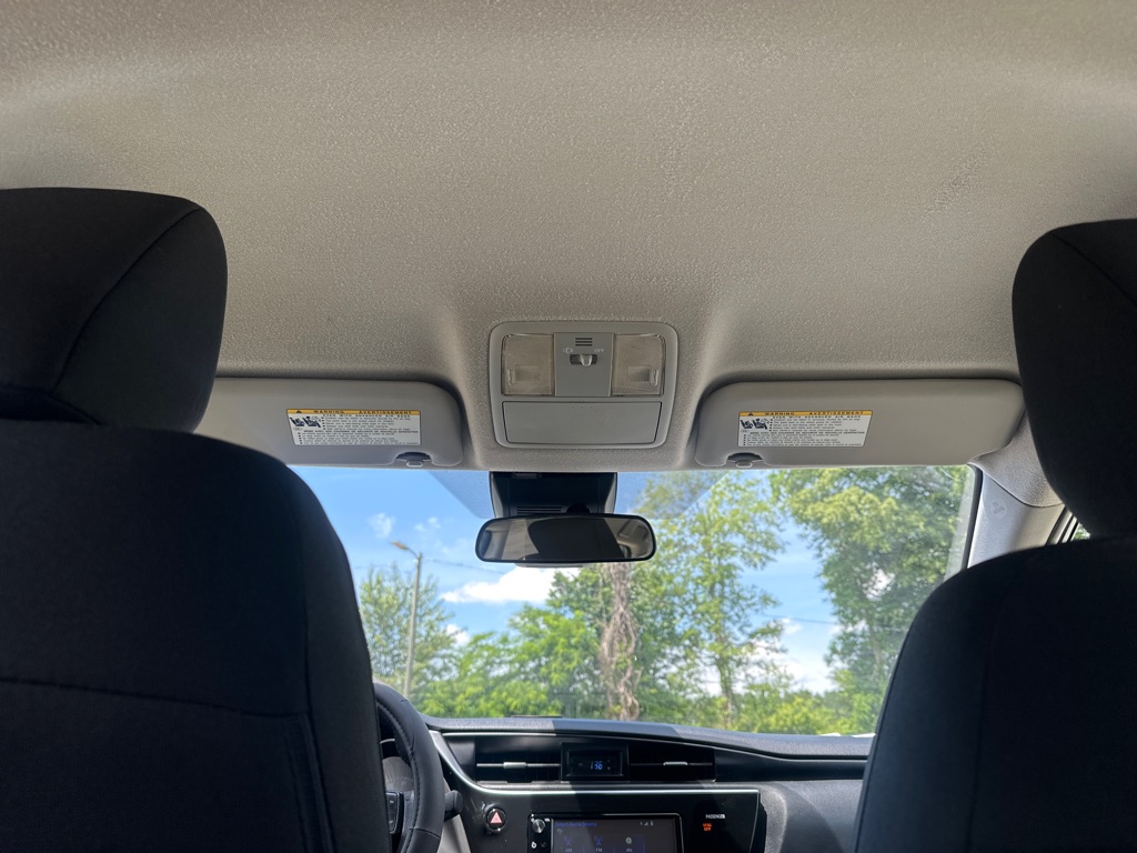 Vehicle image 32 of 49